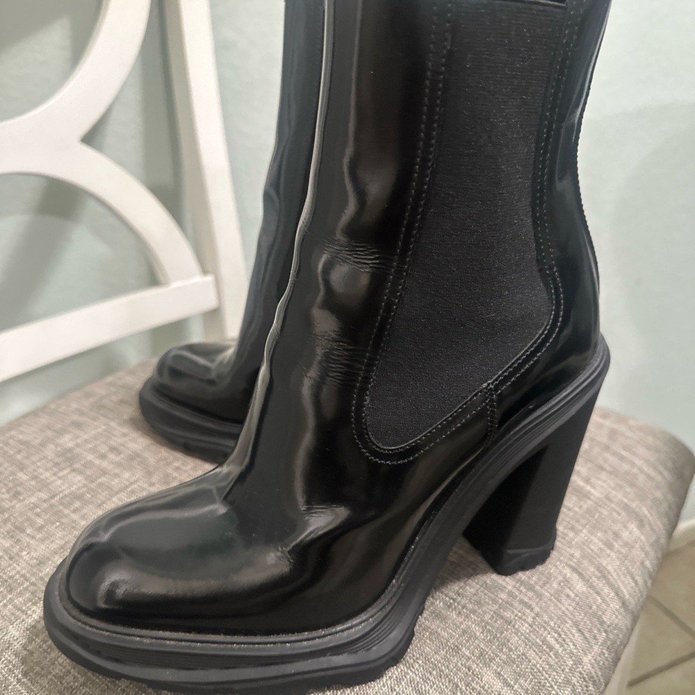 Alexander McQueen size 6.5 used only 2 times